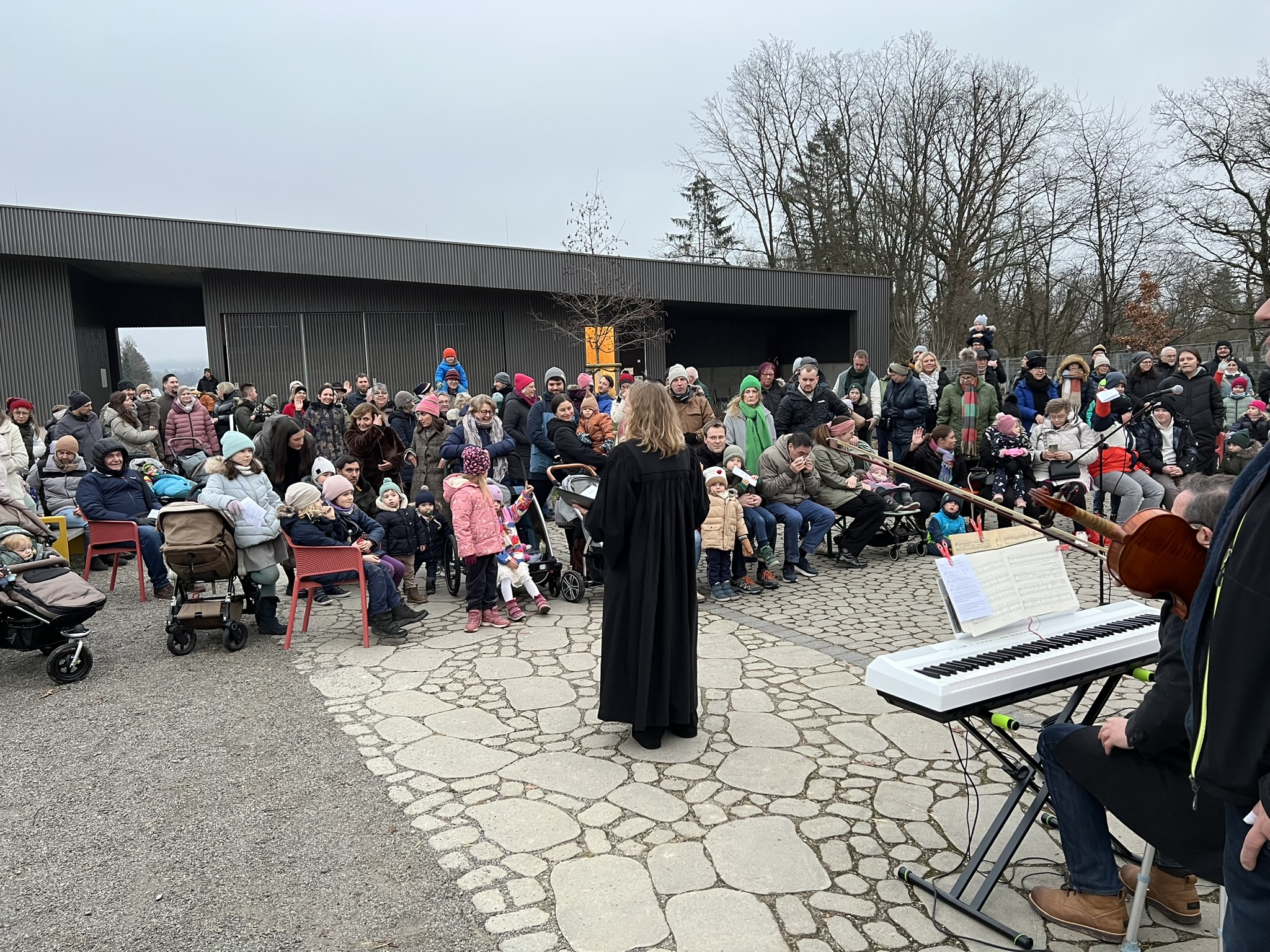 Gut 200 Besucher:innen waren gekommen