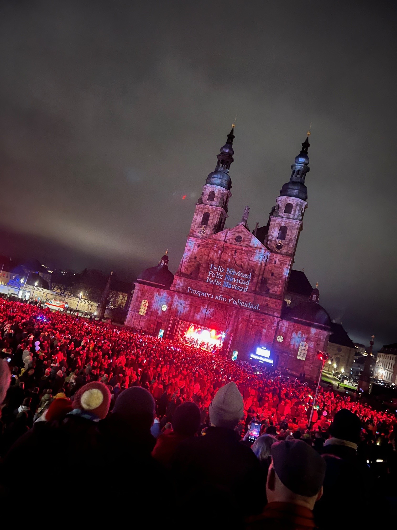 20.000 Menschen beim Weihnachtssingen und Gospel-Christmas auf dem Domplatz Fulda