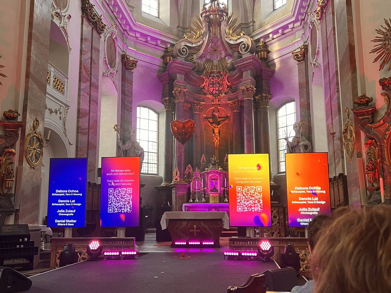 Hessentagskirche (Stadtpfarrkirche) mit einer beeindruckenden Schauspiel- und Videoperformance